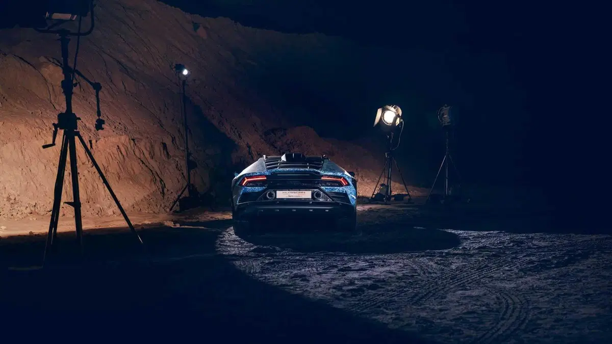 Lamborghini Huracan Sterrato Opera Unica, la livrea speciale per i 60 anni (3)
