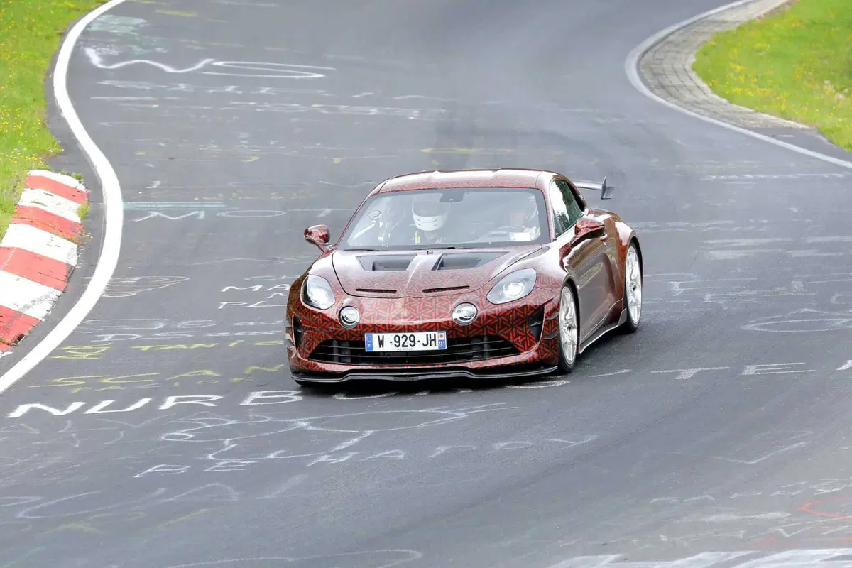 Alpine A110, in arrivo la variante 'Extreme' nel 2024 [Foto Spia] (3)