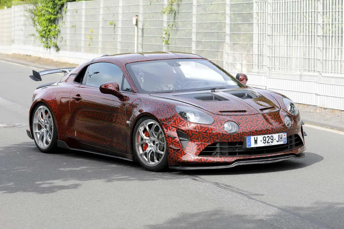 Alpine A110, in arrivo la variante 'Extreme' nel 2024 [Foto Spia] (13)