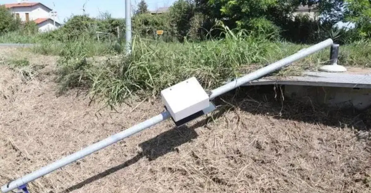 Quattro autovelox "segati" nel Polesine, ritorsione per le multe, esplosione nella notte