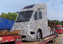 Dalla Cina spunta il clone del Tesla Semi [Foto Spia]