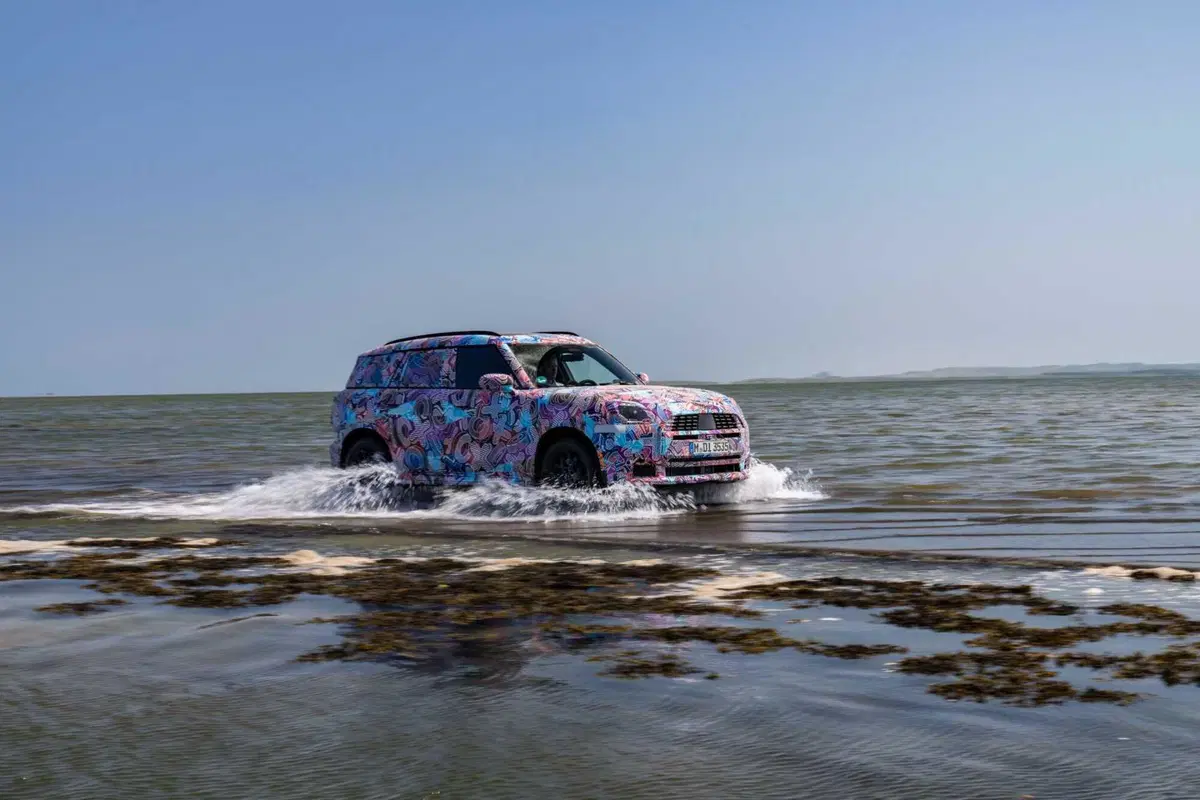 MINI Countryman: la nuova generazione affronta la natura scozzese  (10)