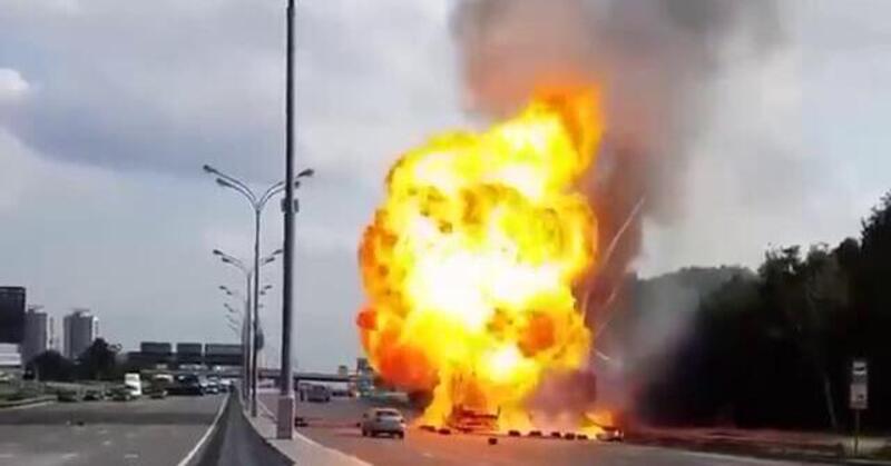 Auto elettriche in fiamme: &egrave; falso allarme (e molto dipende dal tipo di batterie)