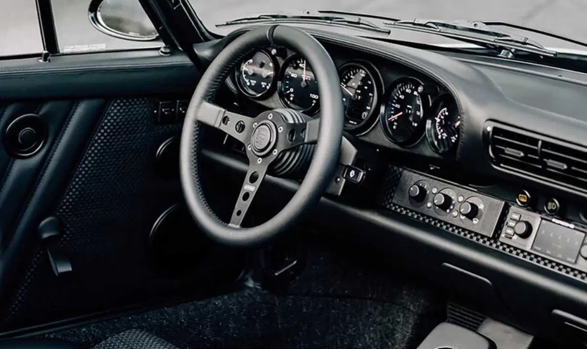Porsche+Tesla: la 911 Blackbird di Sacrilege Motors va a batterie  (8)