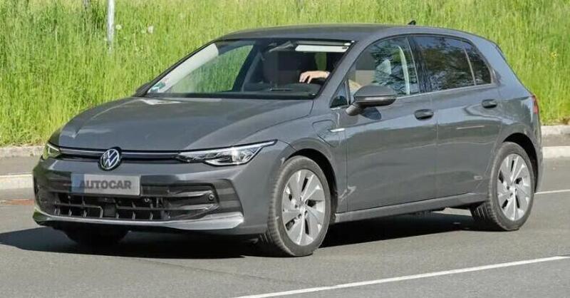 Volkswagen Golf 8.5: per i 50 anni nuovi motori ibridi [Foto Spia]