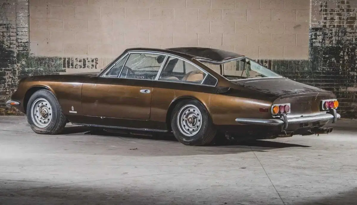 Ferrari 365 GT schiacciata all'asta: da 125 mila dollari senza riserva (2)