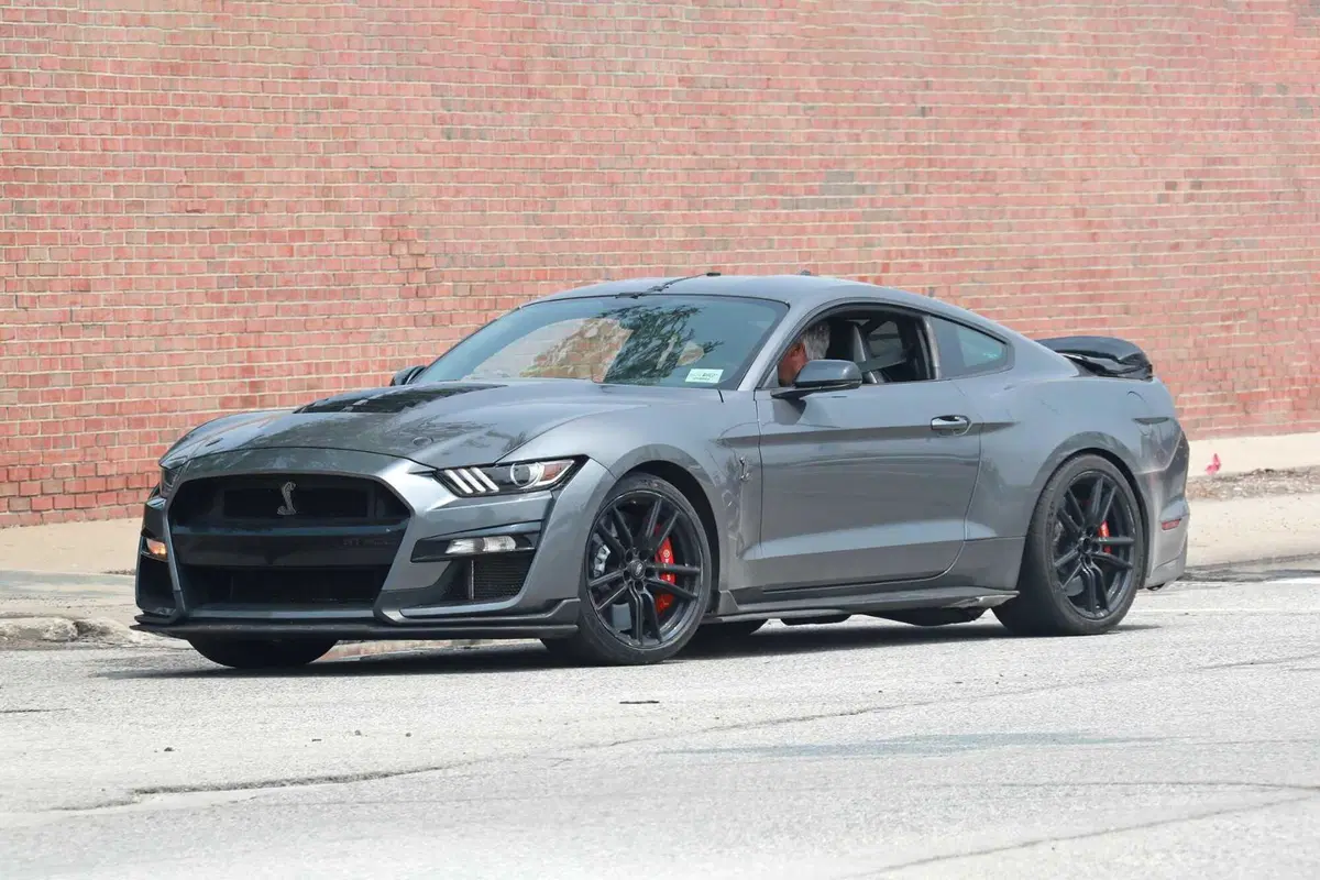 Ford Mustang GT500, edizione speciale in arrivo nel 2024 [Foto Spia] (3)