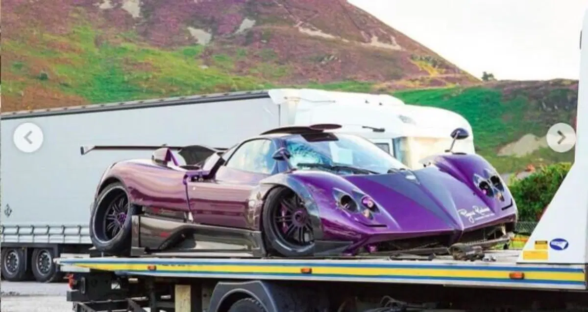 Pagani Zonda 760 LH ex Lewis Hamilton: crash in strada