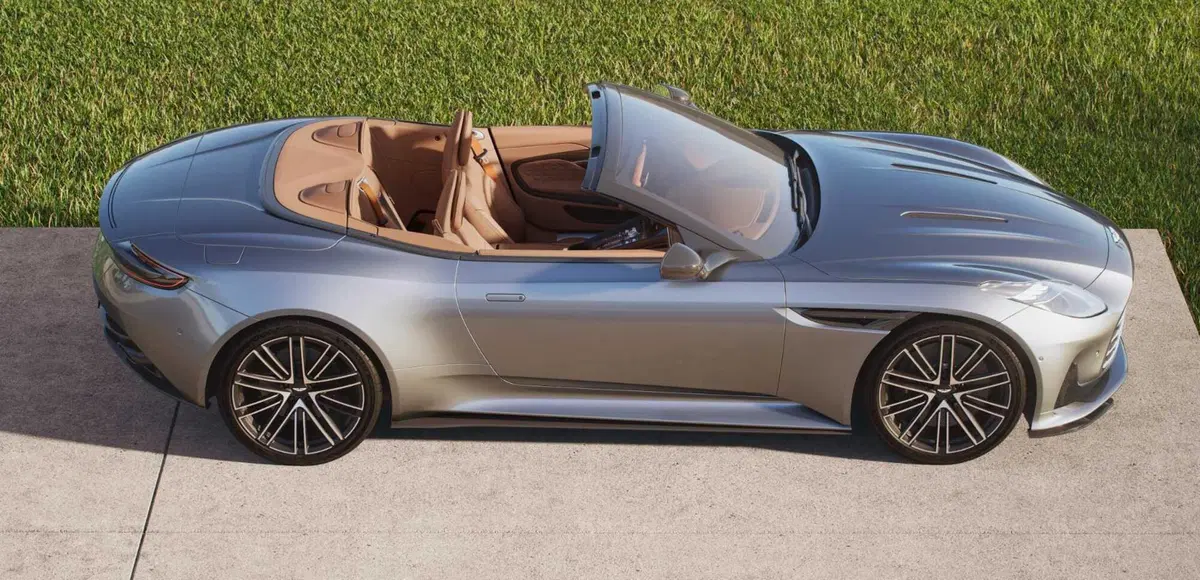 Aston Martin DB12 Volante, la cabriolet inglese che fa divertire [VIDEO] (5)