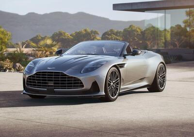 Aston Martin DB12 Volante, la cabriolet inglese che fa divertire [VIDEO]