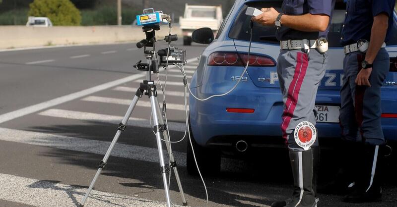 Padova: multa di 40 euro per aver segnalato l&#039;autovelox con i fari 