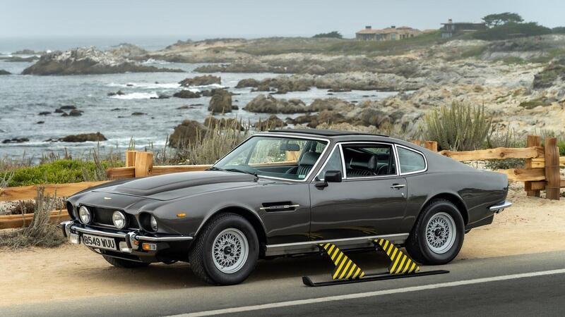 Aston Martin con gli sci di James Bond: si pu&ograve; comprare all&#039;asta