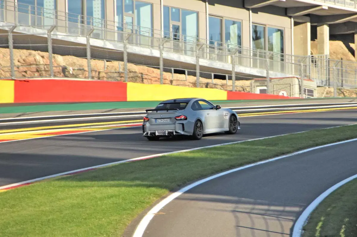 BMW M2, ora ci mette mano lo specialista AC Schnitzer [Foto Spia] (11)