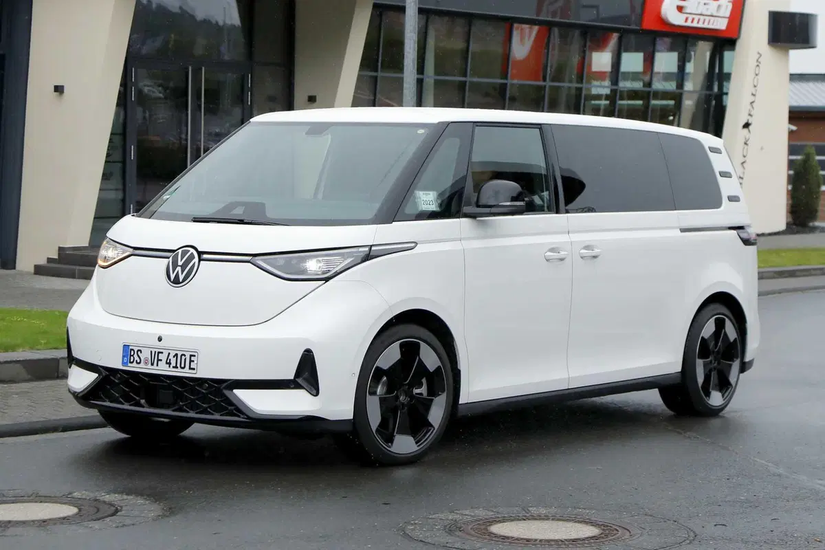 Volkswagen ID.Buzz GTX, nel 2024 arriva la versione più sportiva [Foto Spia] (4)