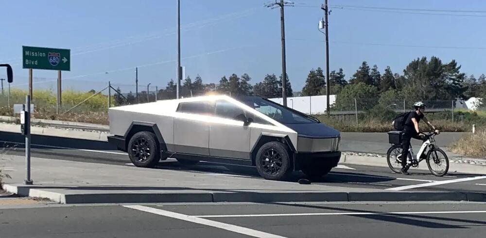 Il Tesla Cybetruck va in consegna entro l&#039;anno