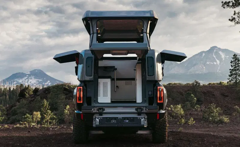 L'interno dell'Hummer EV EarthCruiser
