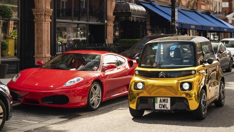 Pi&ugrave; ammirata di una Ferrari: Citroen AMI Gold edition in Gran Bretagna