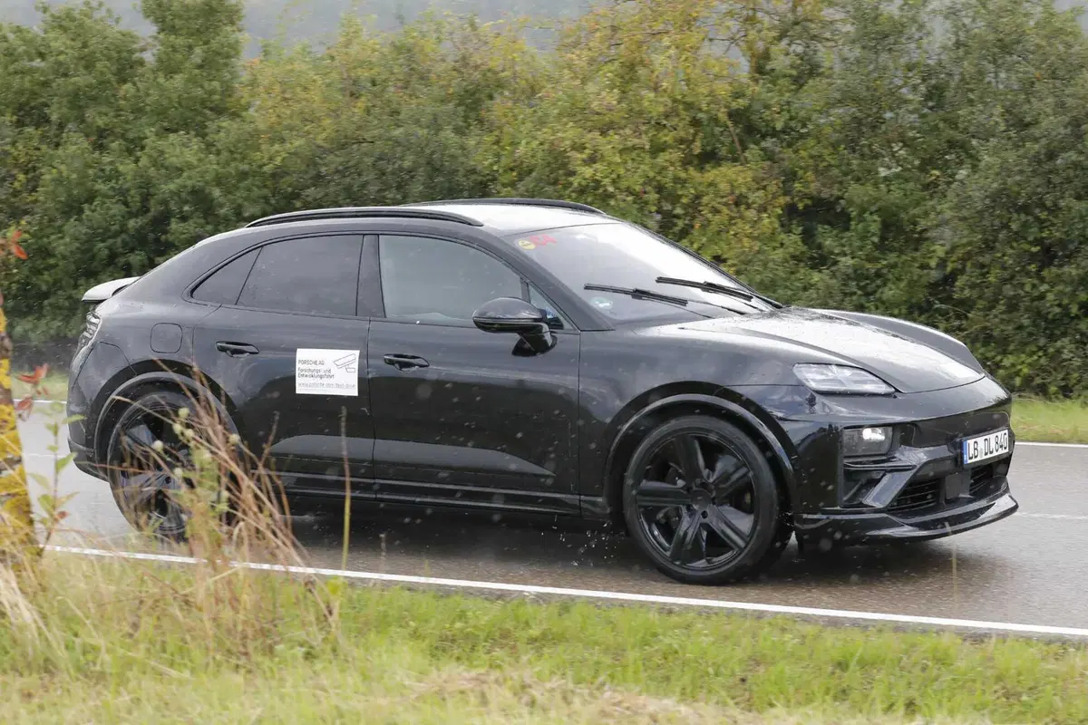 Porsche Macan, l'elettrica è in dirittura d'arrivo [Foto Spia] (3)