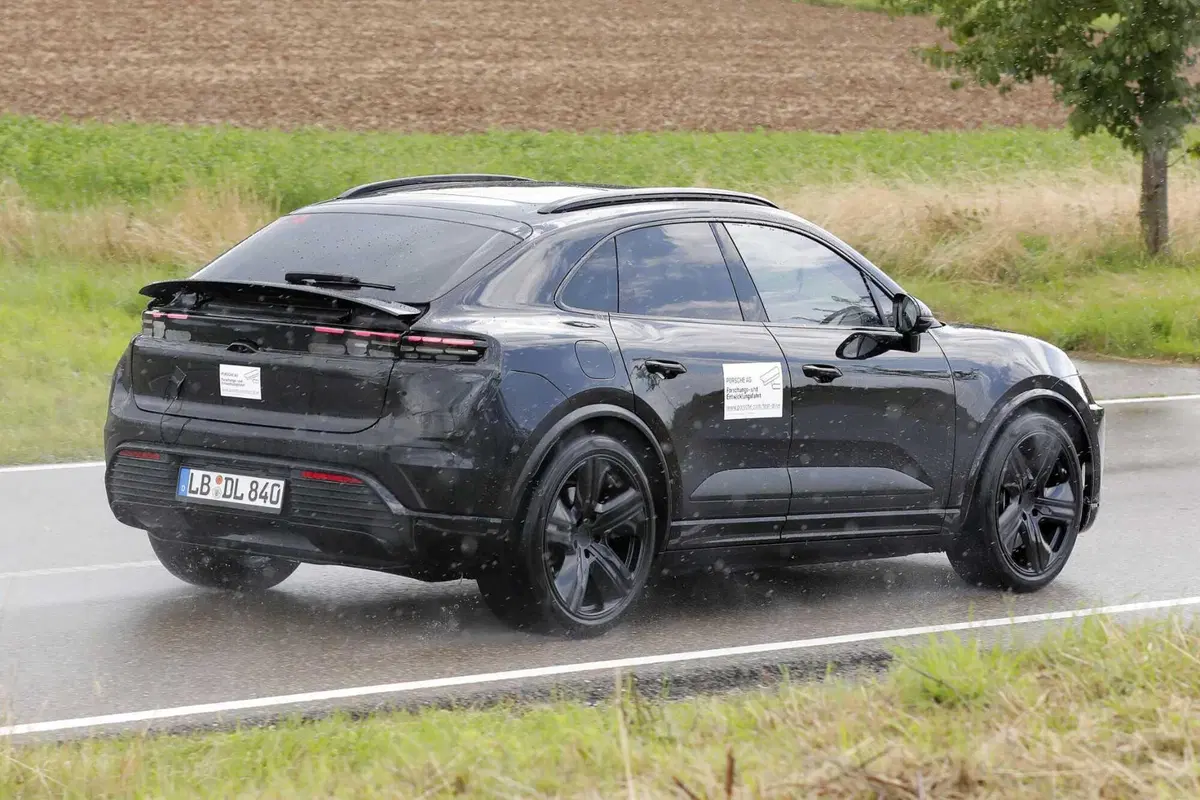 Porsche Macan, l'elettrica è in dirittura d'arrivo [Foto Spia] (7)