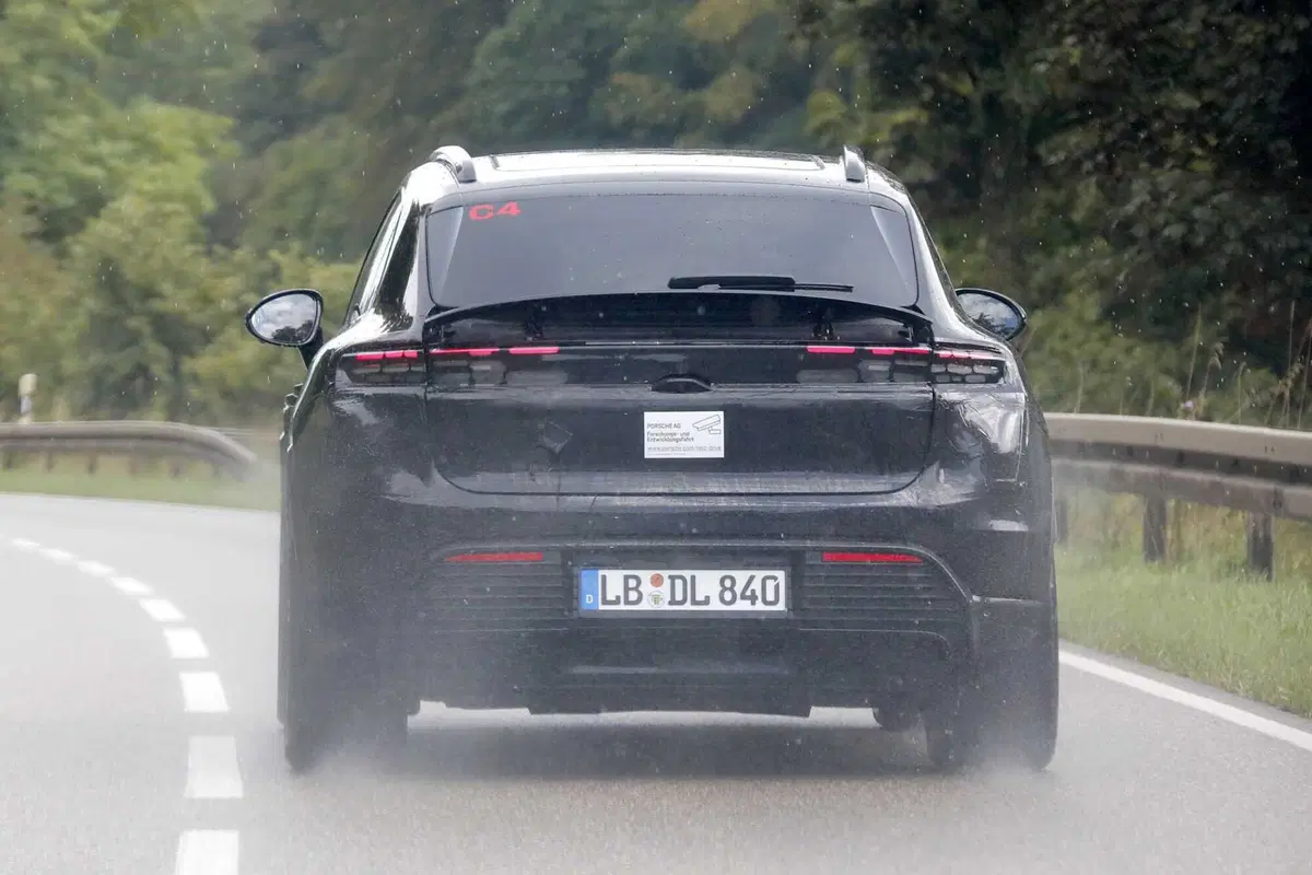 Porsche Macan, l'elettrica è in dirittura d'arrivo [Foto Spia] (9)