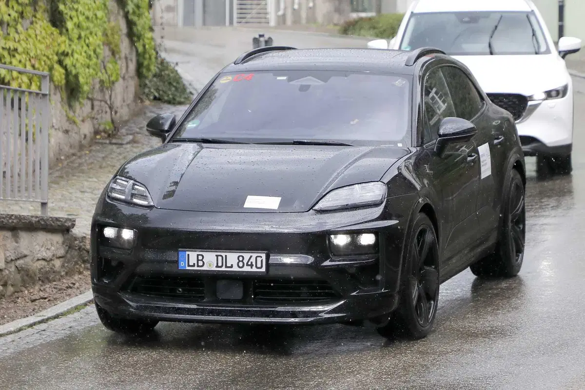 Porsche Macan, l'elettrica è in dirittura d'arrivo [Foto Spia] (11)