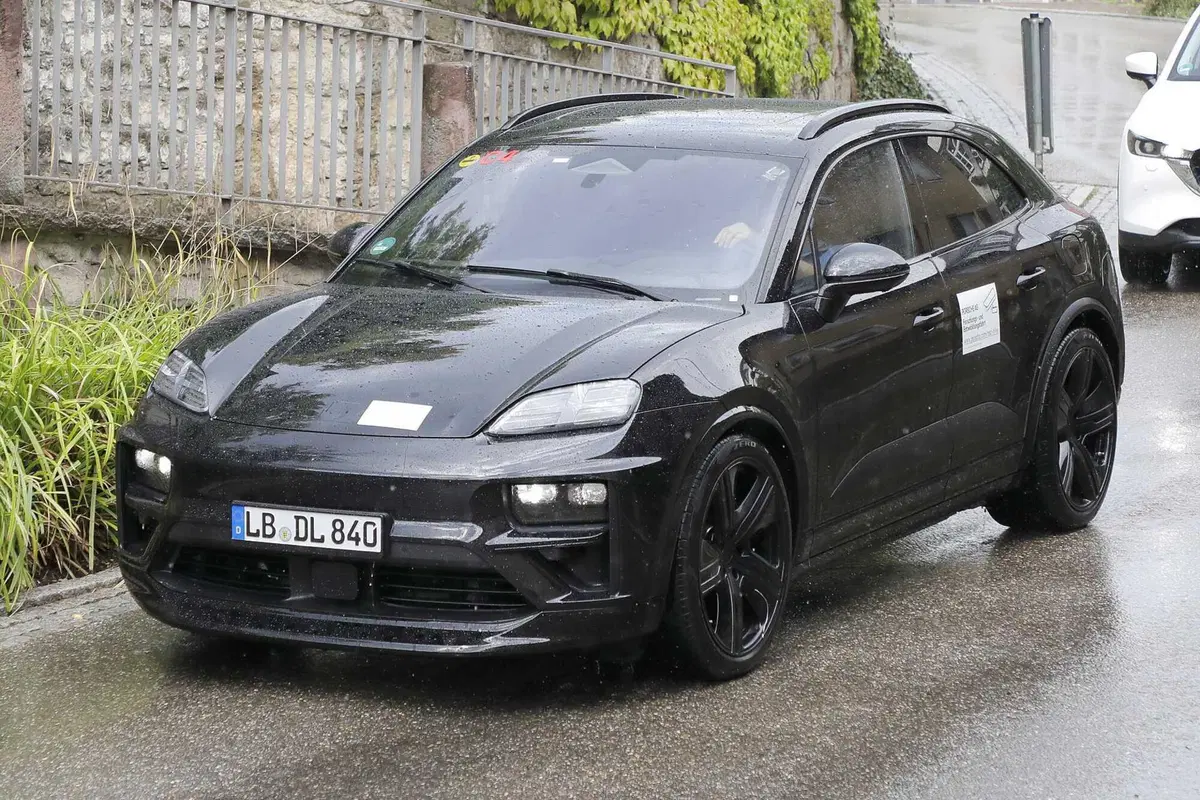 Porsche Macan, l'elettrica è in dirittura d'arrivo [Foto Spia] (12)