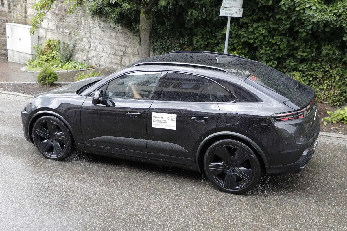 Porsche Macan, l'elettrica è in dirittura d'arrivo [Foto Spia] (17)