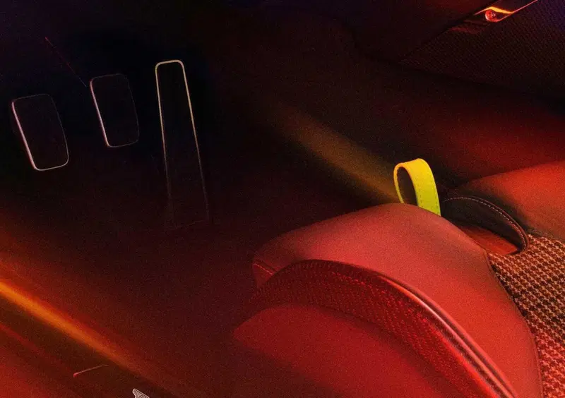 Aston Martin Valour (2023-24) (18)