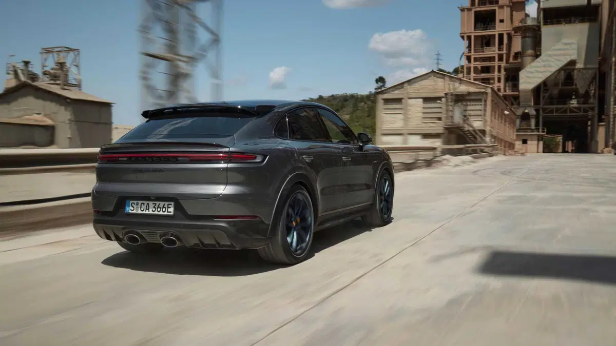 Porsche Cayenne: ora ha 739 Cv ed è il più potente di sempre (3)