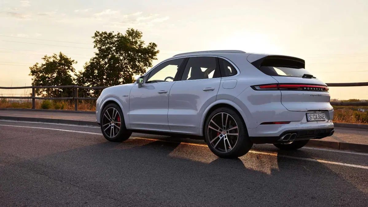 Porsche Cayenne: ora ha 739 Cv ed è il più potente di sempre (13)