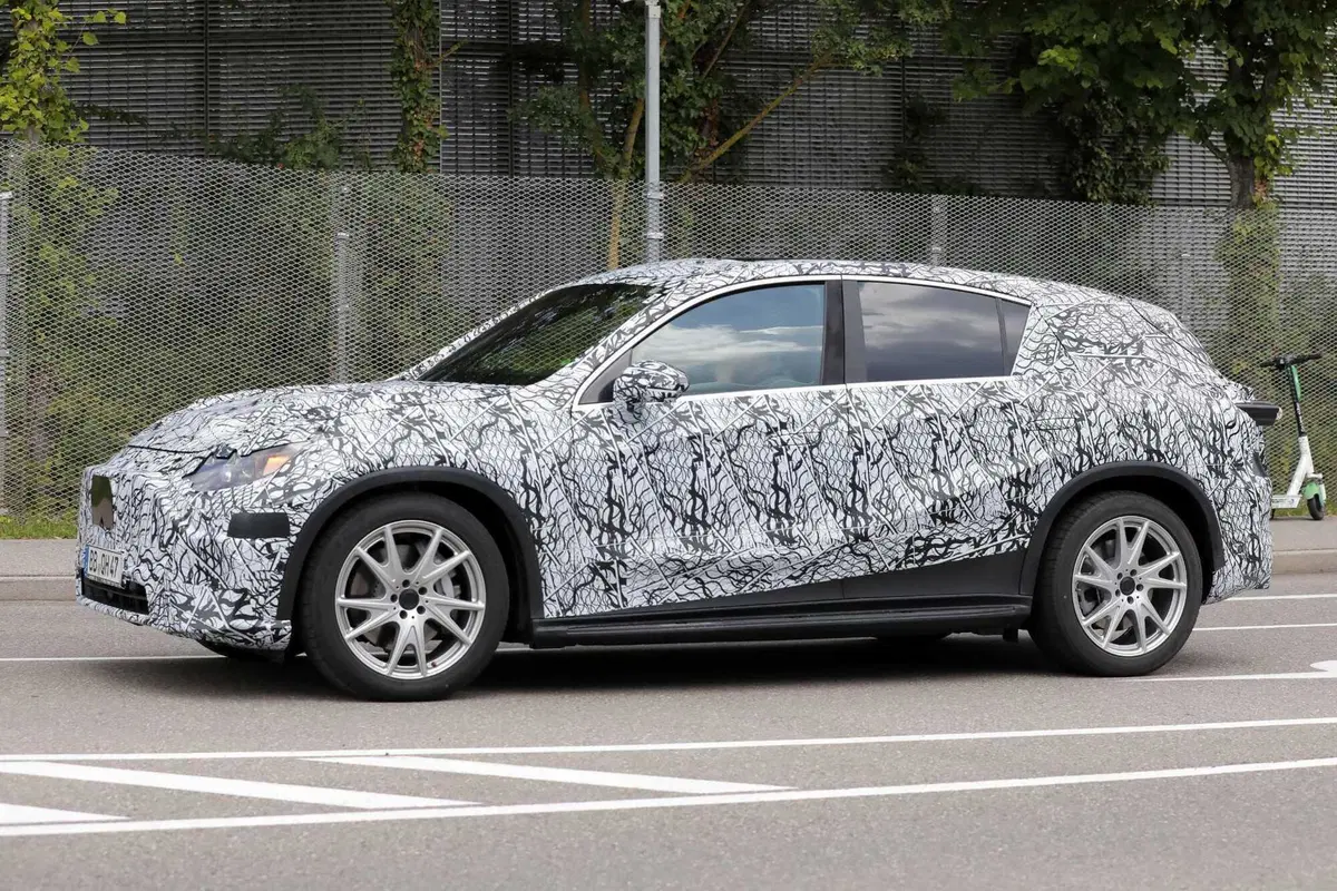 Mercedes EQC, la seconda generazione avrà 1.000 km di autonomia [Foto Spia] (6)