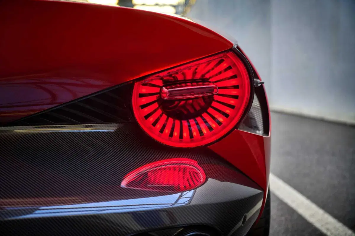 Alfa Romeo 33 Stradale: un fisico bestiale e il coraggio di sognare (16)