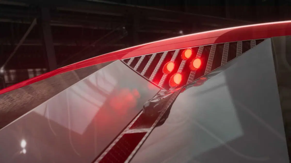 Alfa Romeo 33 Stradale: un fisico bestiale e il coraggio di sognare (22)