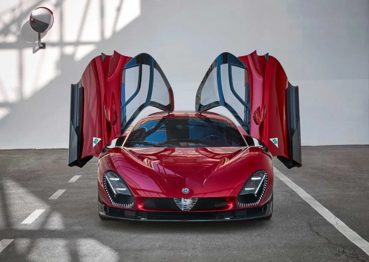 Alfa Romeo 33 Stradale: un fisico bestiale e il coraggio di sognare (30)