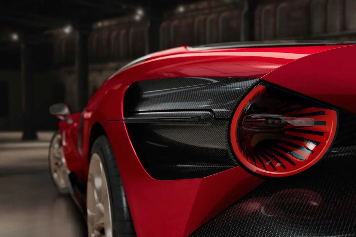 Alfa Romeo 33 Stradale: un fisico bestiale e il coraggio di sognare (33)