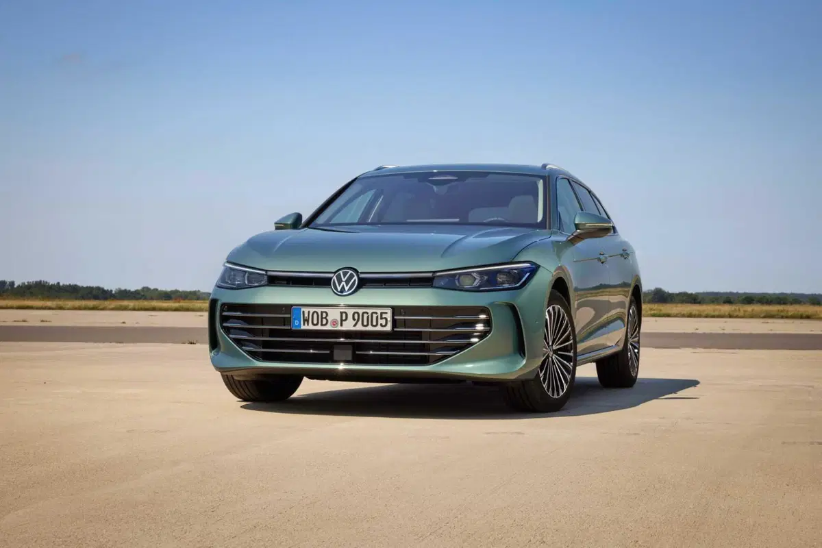 Nuova Volkswagen Passat 2024: sarà l'ultima generazione [VIDEO] (3)