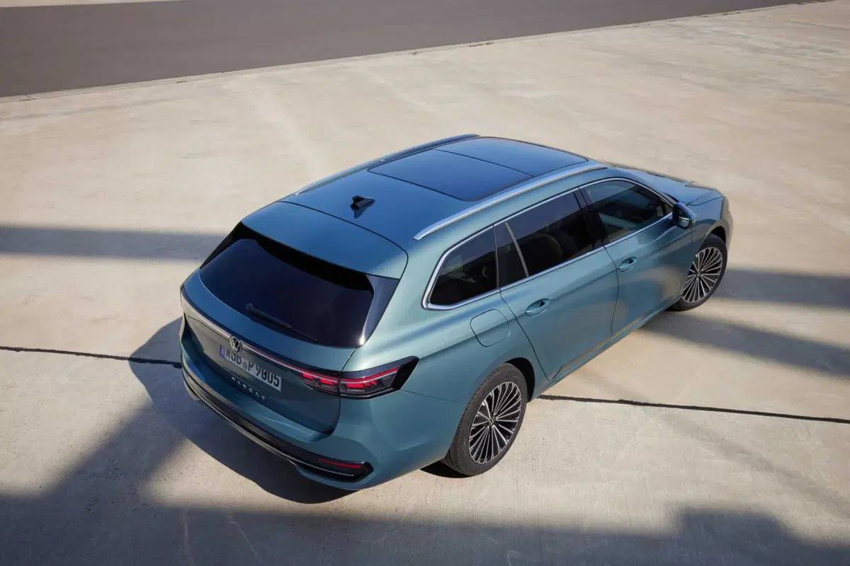 Nuova Volkswagen Passat 2024: sarà l'ultima generazione [VIDEO] (4)
