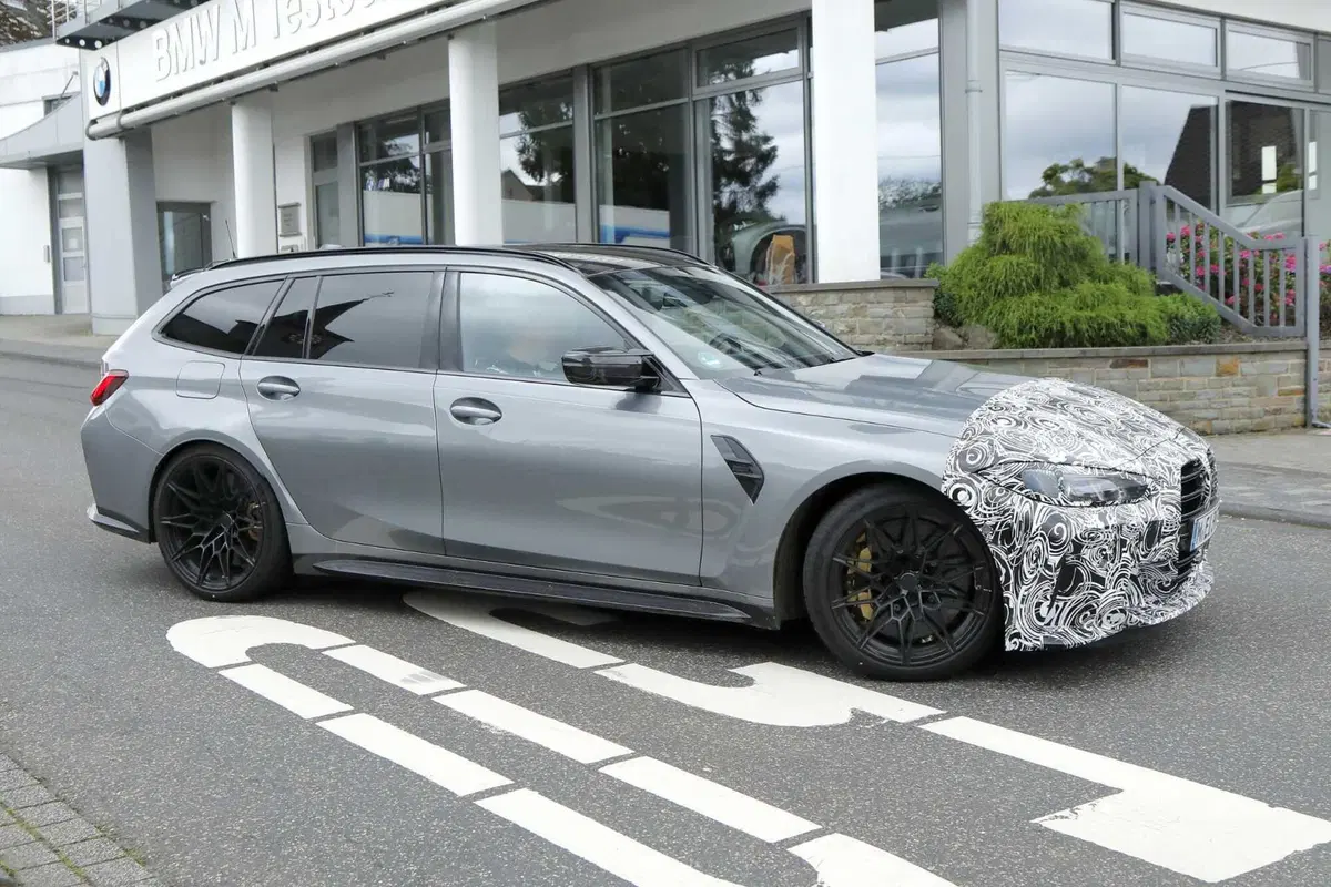 BMW M3 2024, ecco il nuovo facelift [Foto Spia] (4)
