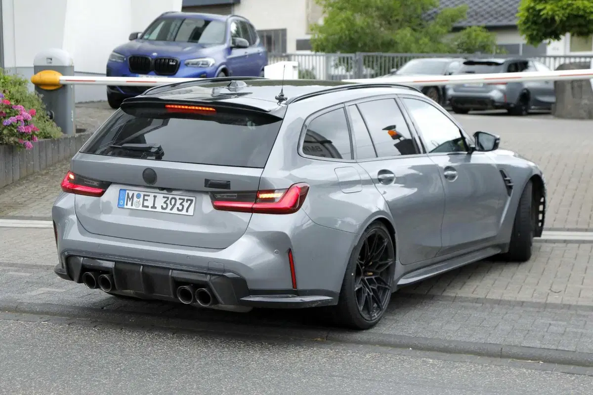 BMW M3 2024, ecco il nuovo facelift [Foto Spia] (7)