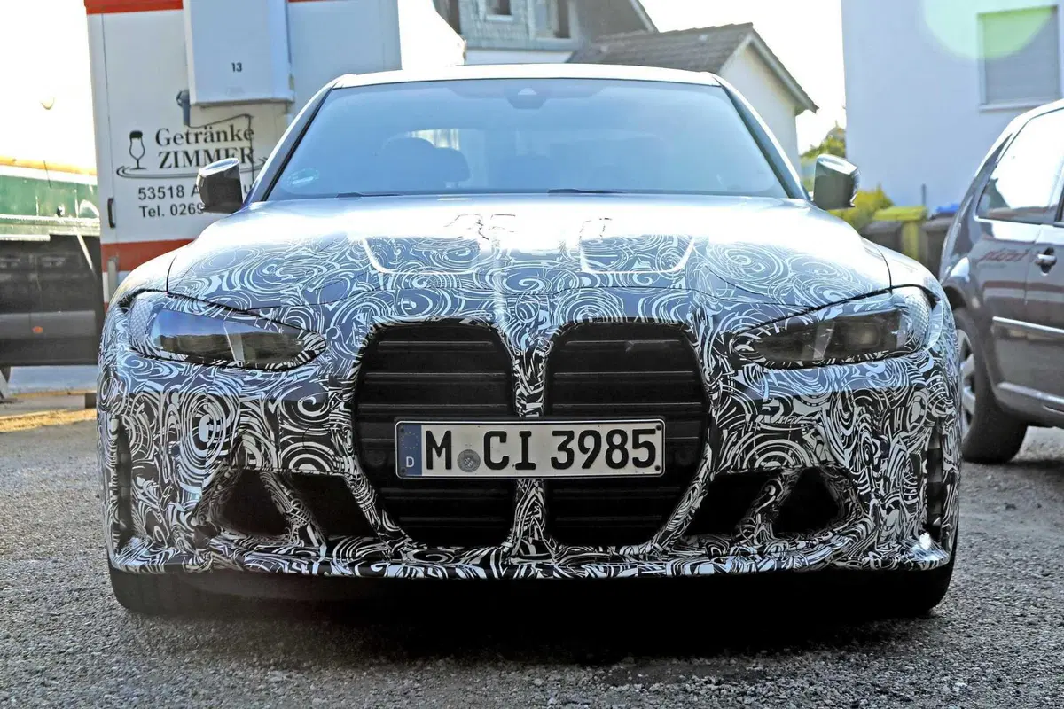 BMW M3 2024, ecco il nuovo facelift [Foto Spia] (9)
