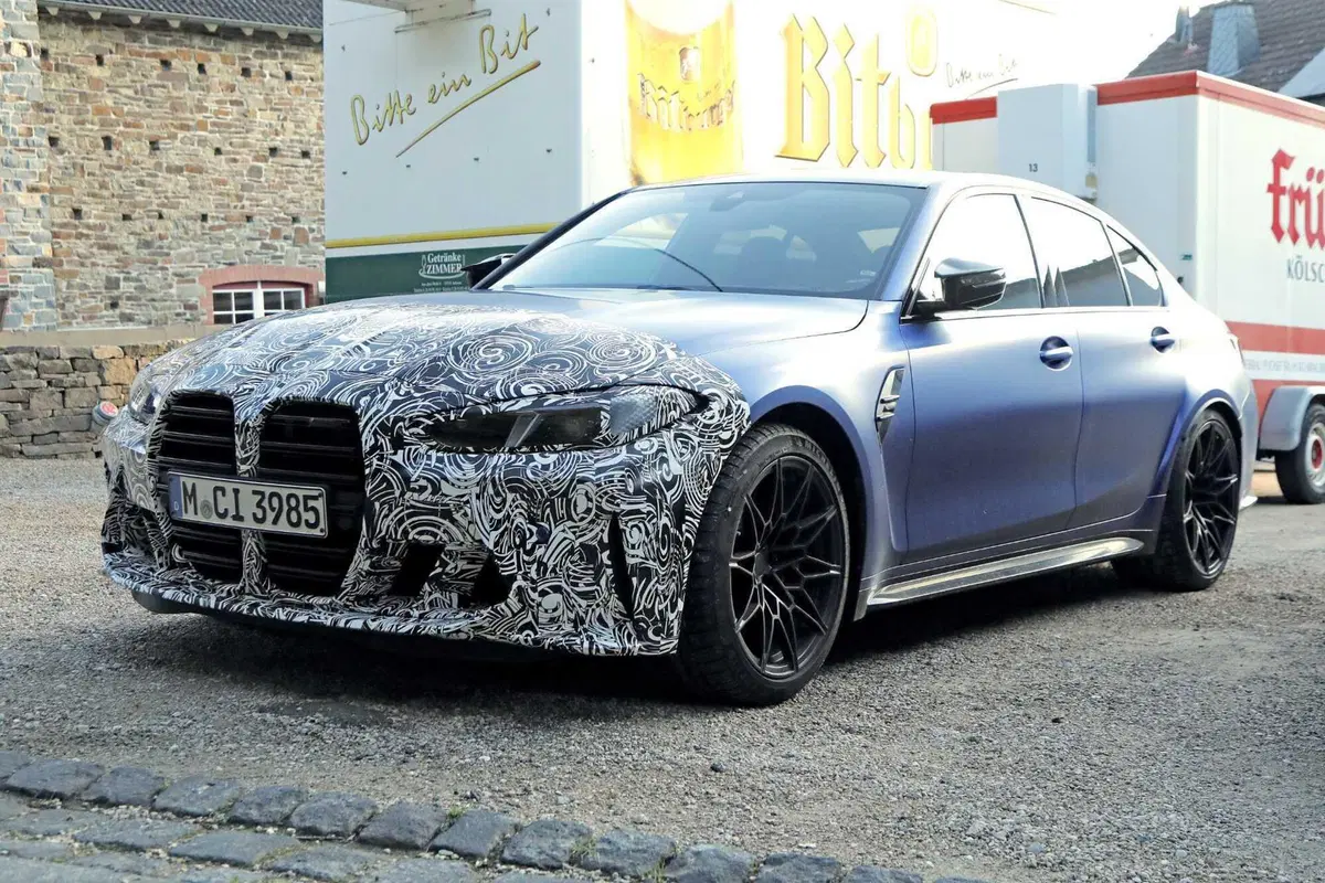 BMW M3 2024, ecco il nuovo facelift [Foto Spia] (10)