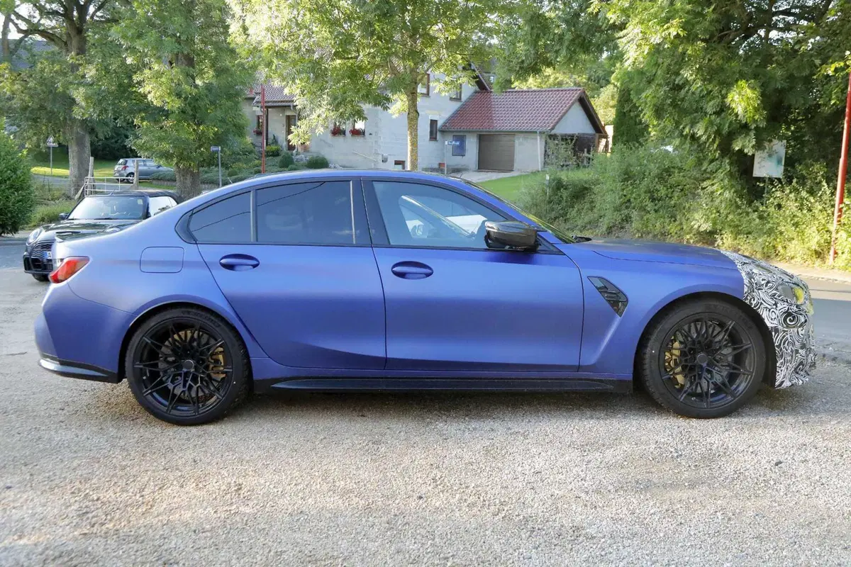 BMW M3 2024, ecco il nuovo facelift [Foto Spia] (11)