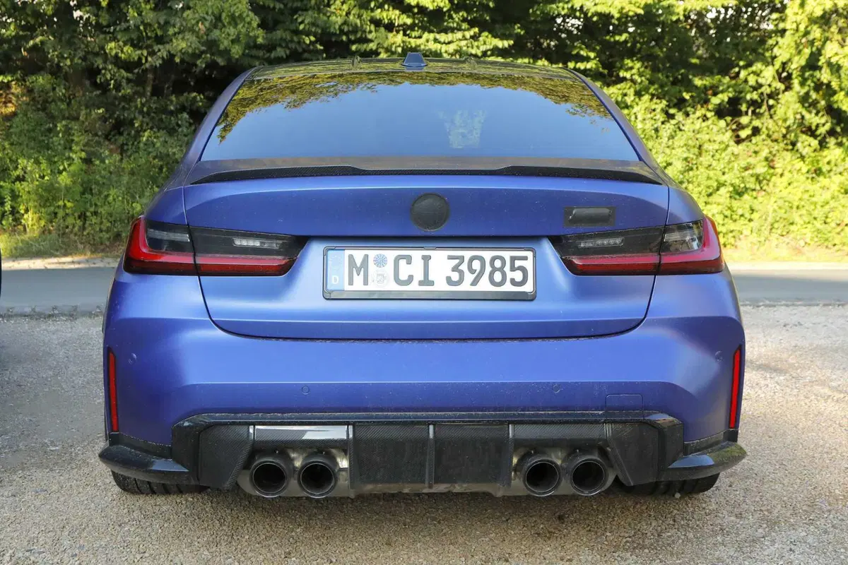 BMW M3 2024, ecco il nuovo facelift [Foto Spia] (13)
