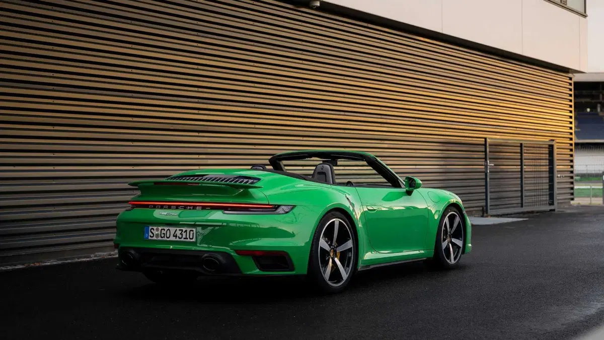 Porsche 911 Cabrio Cabrio 3.7 Turbo auto (2)