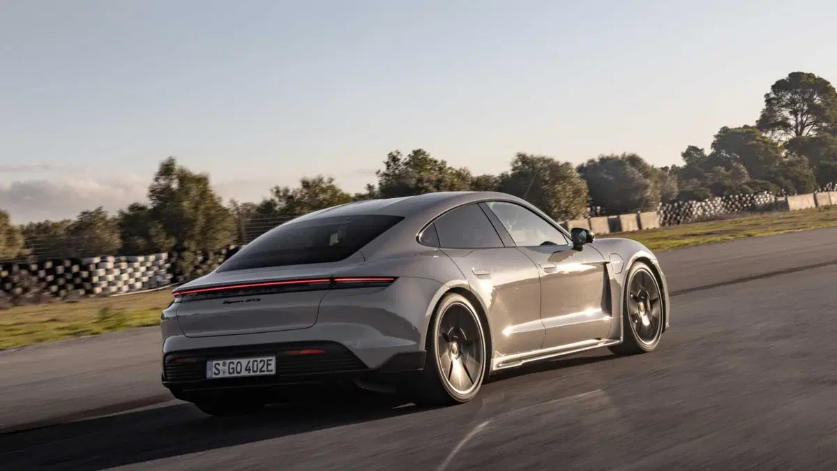 Porsche Taycan GTS (5)