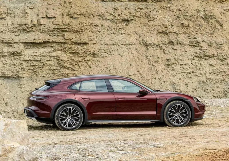 Porsche Taycan Cross Turismo (22)