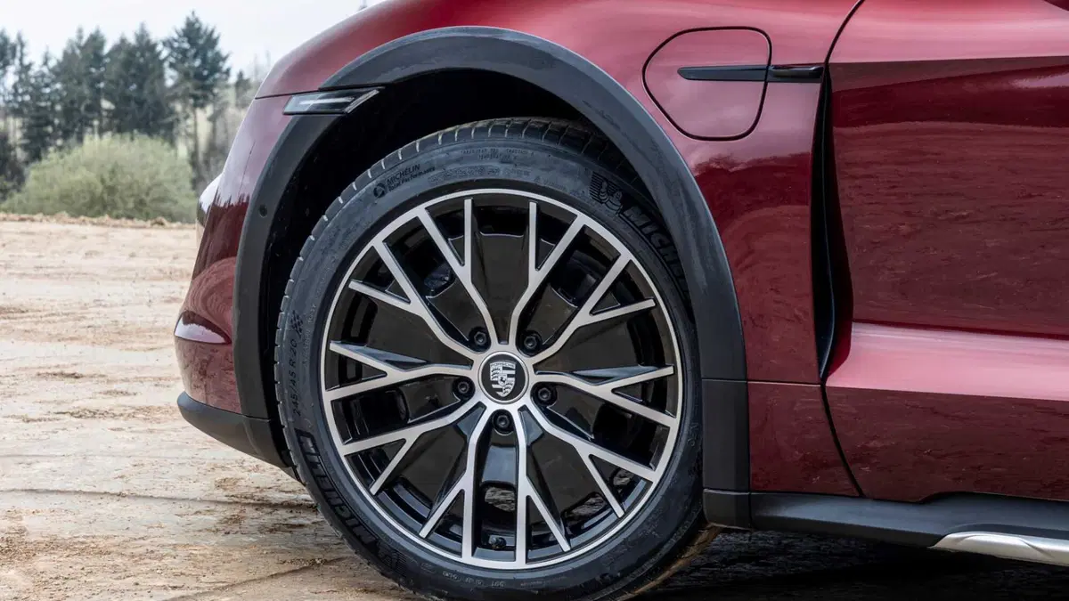 Porsche Taycan Cross Turismo (2021-->>) (31)