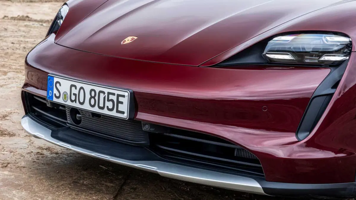 Porsche Taycan Cross Turismo (2021-->>) (28)