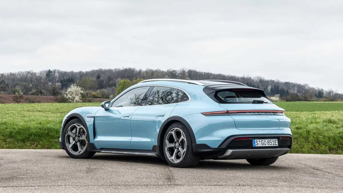 Porsche Taycan Cross Turismo 4S Cross Turismo (2)