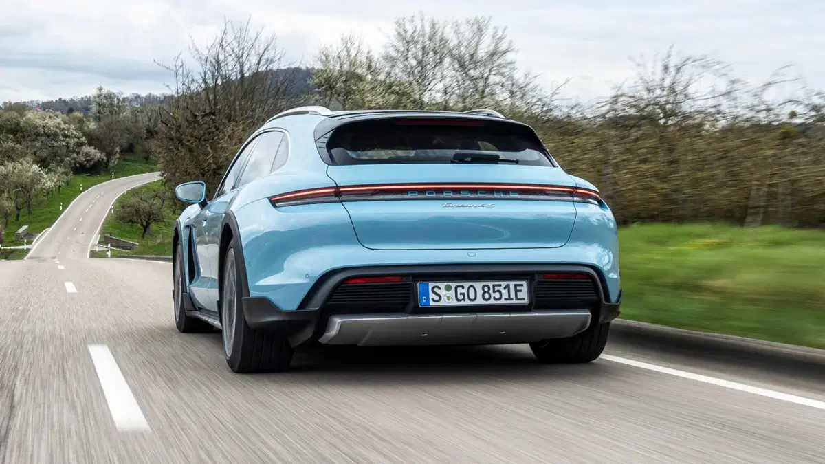 Porsche Taycan Cross Turismo 4S Cross Turismo (7)